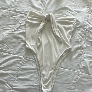 While body S